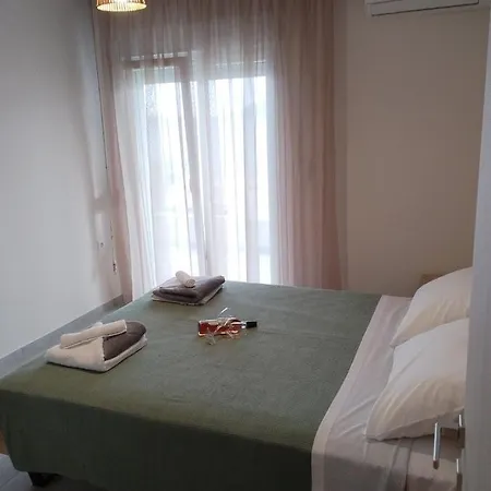 Hilltop Luxury PalaiónTsiflíkion