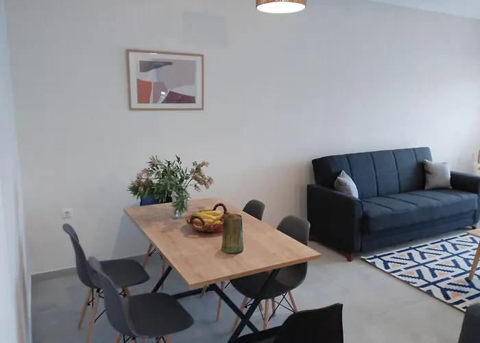 Hilltop Luxury PalaiónTsiflíkion