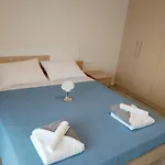 Hilltop Luxury Apartament *