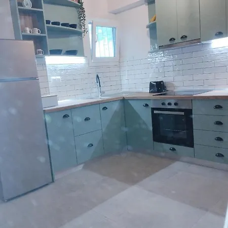 Hilltop Luxury PalaiónTsiflíkion