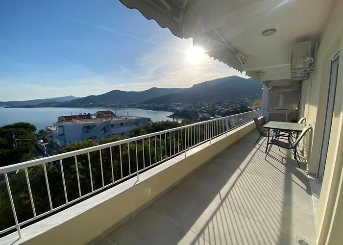 Hilltop Luxury Apartament PalaiónTsiflíkion